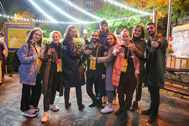 Yerevan wine days foto van bezoekers
